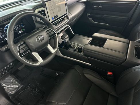 Used 2025 Toyota Sequoia Platinum w/ Tow Technology Package AWD/4WD image 9