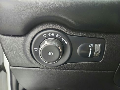 Used 2021 Dodge Durango GT image 34