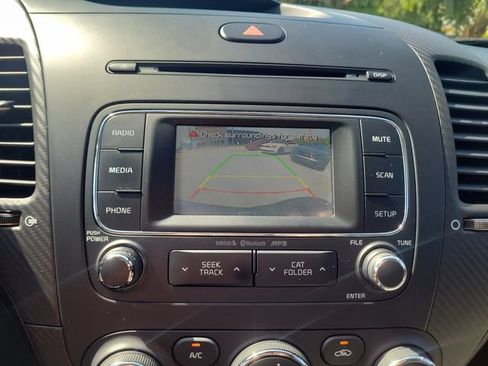 Used 2016 Kia Forte EX FWD image 21
