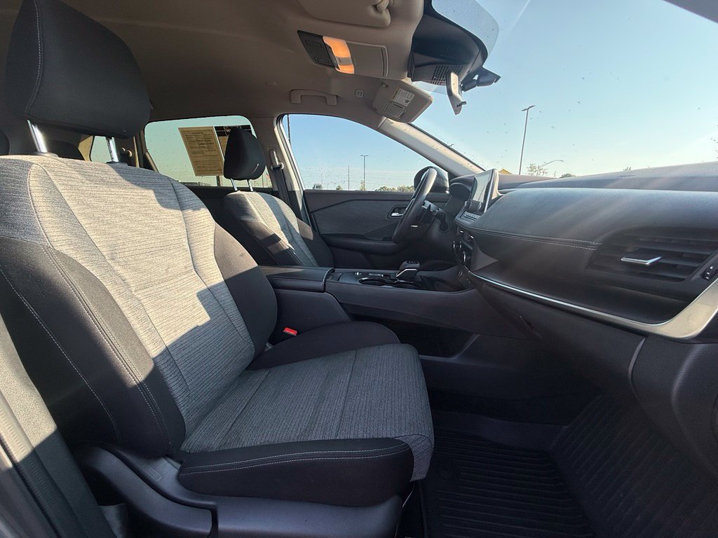 Used 2023 Nissan Rogue SV FWD image 29