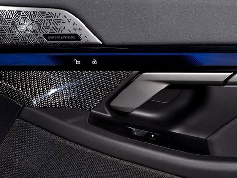 Used 2025 BMW M5 w/ Carbon Package image 68