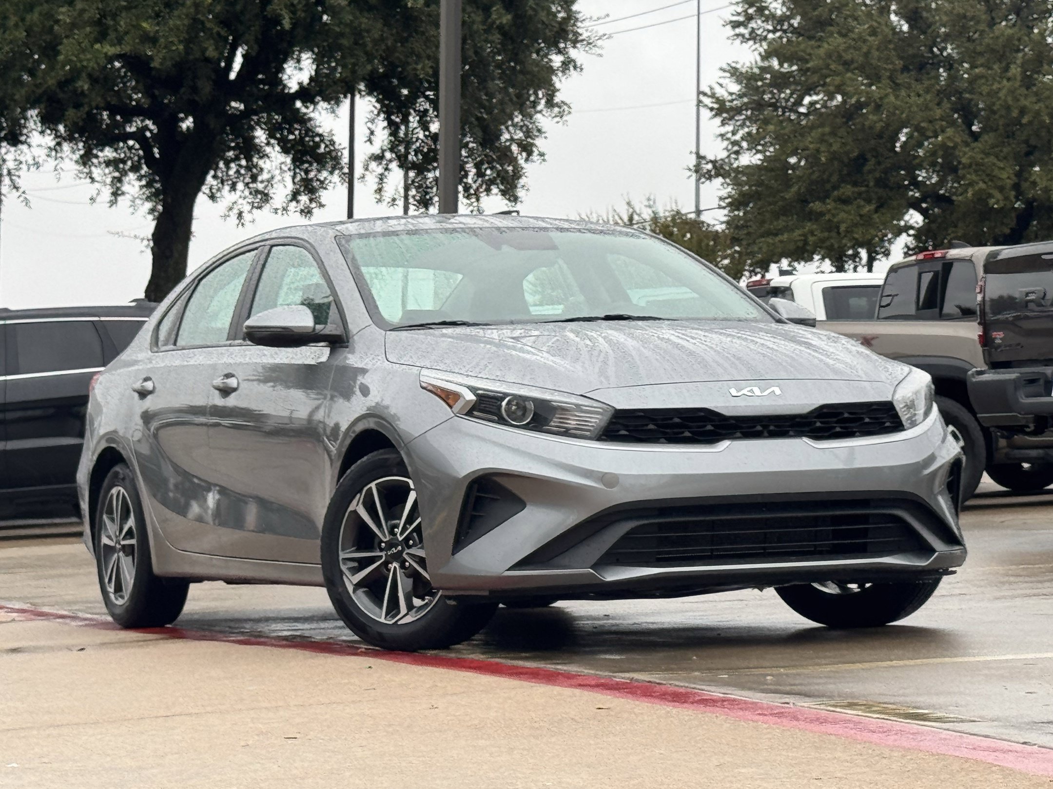 Used 2023 Kia Forte LXS w/ LXS Technology Package FWD image 2