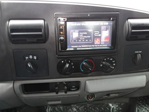 Used 2005 Ford F250 XLT image 18