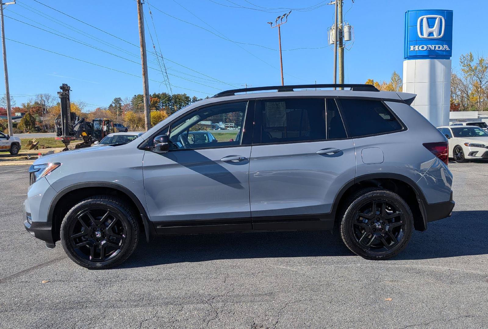 Certified 2024 Honda Passport Black Edition image 5