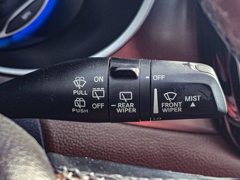 Used 2017 Chrysler Pacifica Limited FWD image 22
