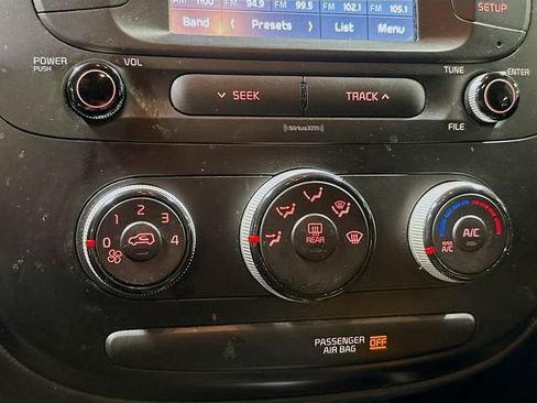 Used 2019 Kia Soul FWD image 17