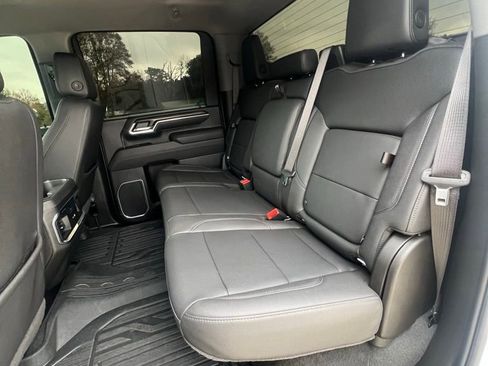 Used 2025 GMC Sierra 2500 SLT w/ SLT Convenience Package image 14