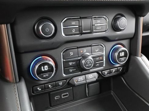 Used 2023 Chevrolet Tahoe High Country RWD image 28