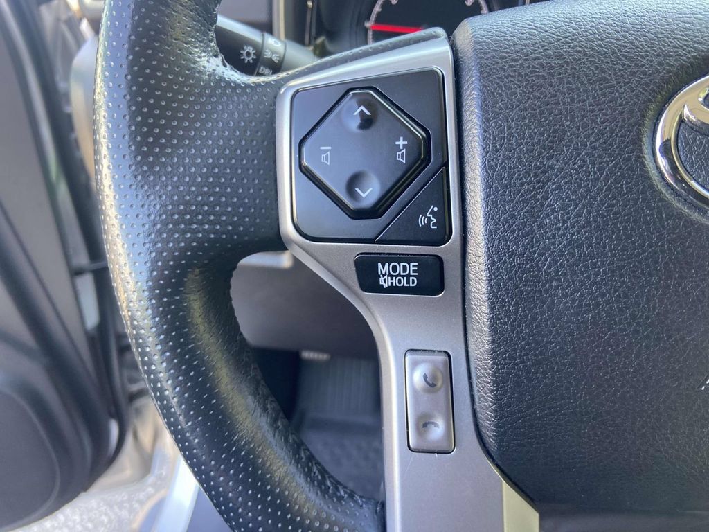 Used 2023 Toyota 4Runner SR5 Premium w/ Moonroof Package RWD image 32