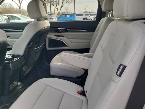 Used 2025 Kia Telluride S image 55