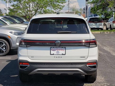 New 2026 Volkswagen Taos SE AWD/4WD image 4