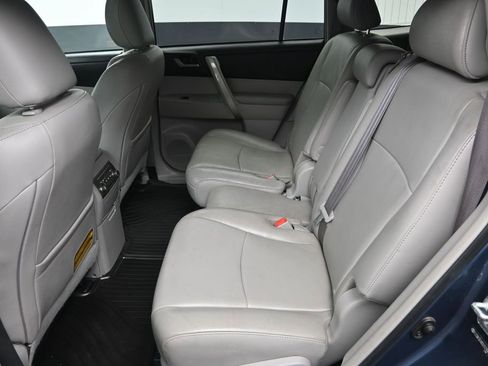 Used 2013 Toyota Highlander SE AWD/4WD image 29