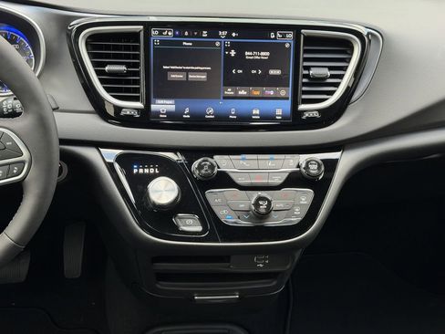 New 2026 Chrysler Voyager LX FWD image 13