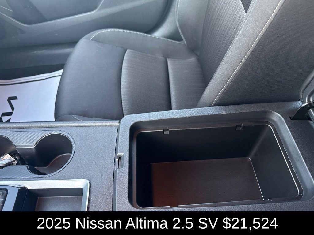Used 2025 Nissan Altima 2.5 SV FWD image 31