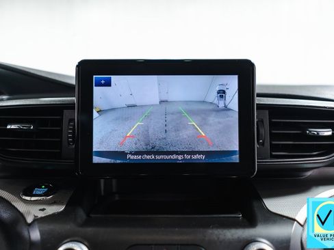 Used 2020 Ford Explorer XLT image 15