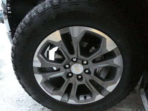 Used 2024 Chevrolet Silverado 1500 High Country w/ Technology Package image 8