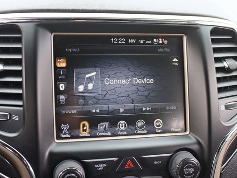 Used 2017 Jeep Grand Cherokee Overland image 25