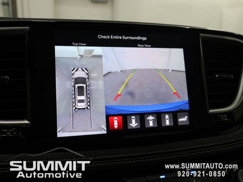 New 2026 Chrysler Pacifica Limited w/ S Appearance Package AWD/4WD image 18