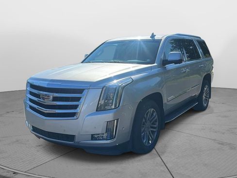 Used 2017 Cadillac Escalade 4WD image 2