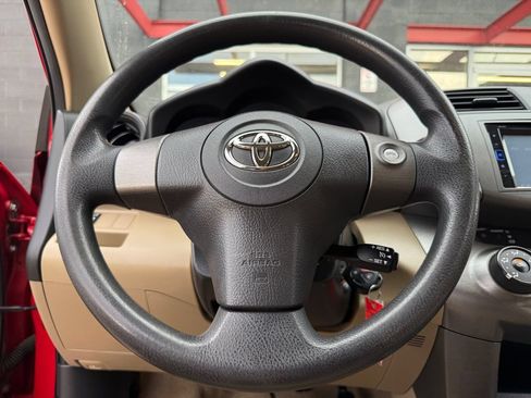 Used 2011 Toyota RAV4 4WD w/ Base L4 Extra Value Pkg image 28