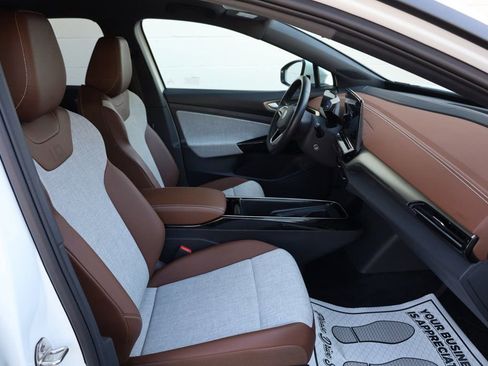 Used 2023 Volkswagen ID.4 Pro image 27