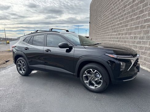 New 2026 Chevrolet Trax LT w/ Driver Confidence Package FWD image 1