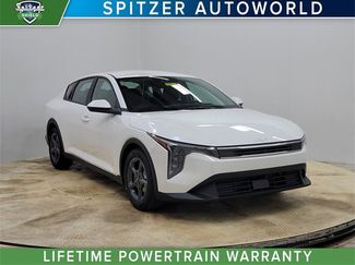 New 2025 Kia K4 LXS image 1