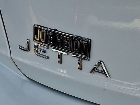 Certified 2023 Volkswagen Jetta SE w/ Panoramic Sunroof Package image 31