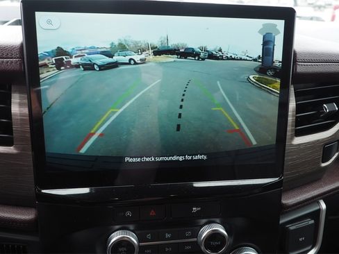 Used 2024 Ford Expedition Limited image 27