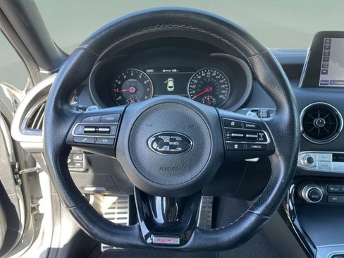 Used 2019 Kia Stinger GT2 image 9