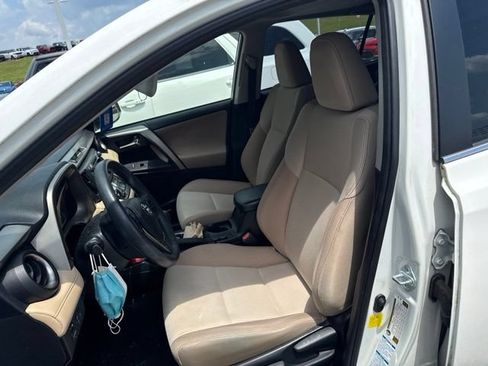 Used 2014 Toyota RAV4 XLE AWD/4WD image 8