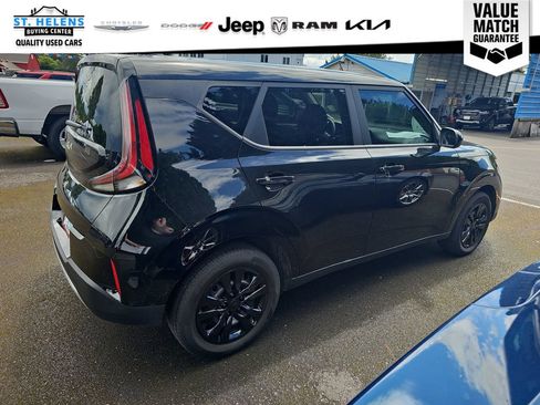 Used 2023 Kia Soul LX FWD image 8