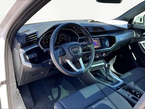 New 2025 Audi Q3 2.0T Premium image 13