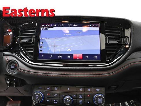 Used 2024 Dodge Durango GT RWD image 12