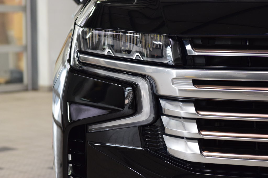 Used 2023 Chevrolet Tahoe High Country AWD/4WD image 12