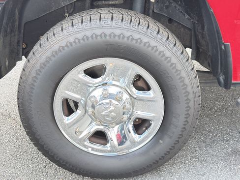 Used 2017 RAM 2500 SLT AWD/4WD image 35