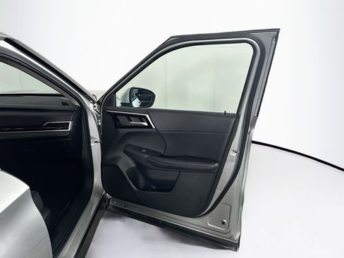 Used 2023 Mitsubishi Outlander SE image 34