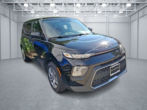 Used 2020 Kia Soul LX FWD image 3