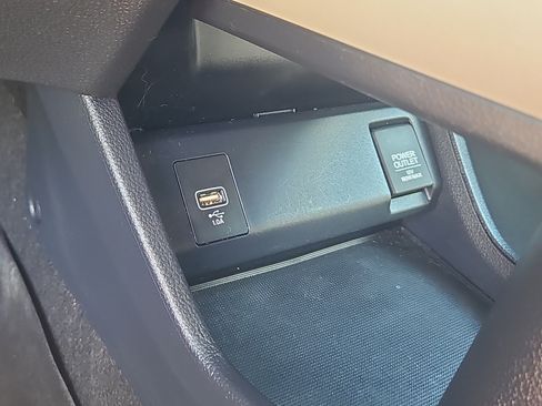 Used 2020 Honda HR-V LX image 9