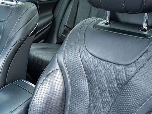 Used 2019 Mercedes-Benz S 560 4MATIC Sedan image 20