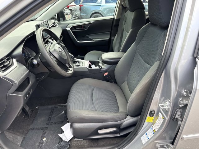 Used 2022 Toyota RAV4 LE AWD/4WD image 14