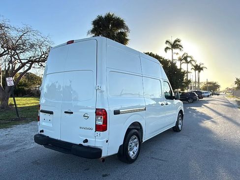 Used 2021 Nissan NV 2500 SV image 5