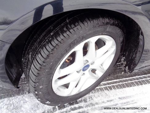 Used 2016 Ford Fusion SE w/ Equipment Group 202A image 6