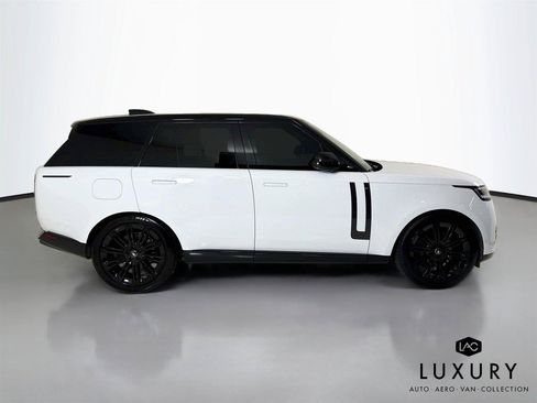 Used 2024 Land Rover Range Rover SE AWD/4WD image 5