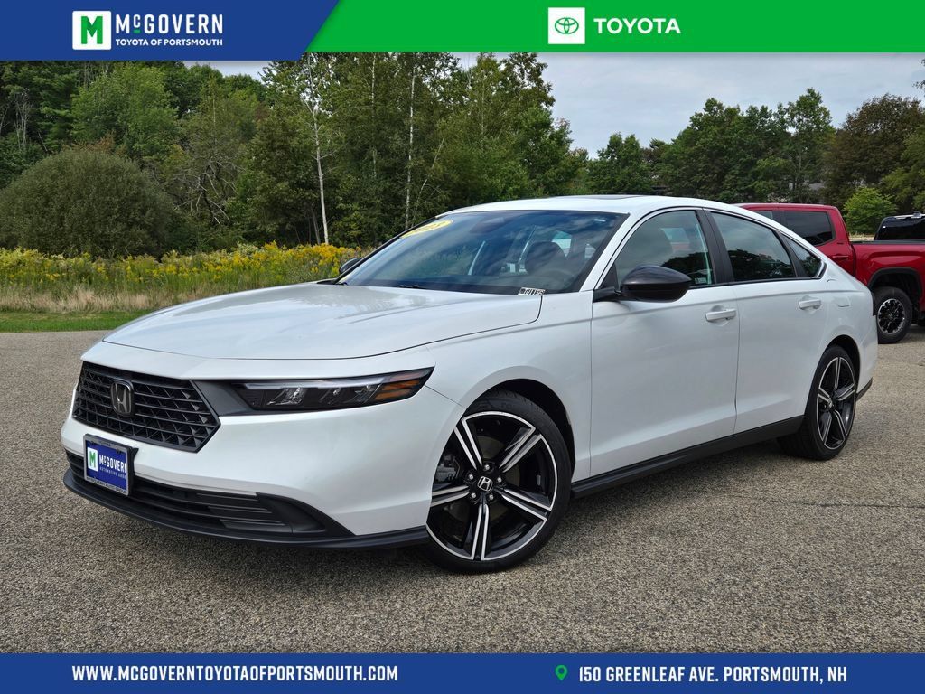 Used 2023 Honda Accord Sport image 1