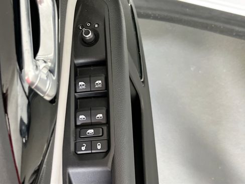 Used 2022 Jeep Compass Limited AWD/4WD image 17