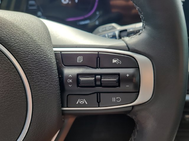 Used 2025 Kia Sportage EX w/ Premium Package FWD image 32