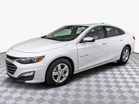 Used 2024 Chevrolet Malibu LS w/ Driver Confidence Package image 4