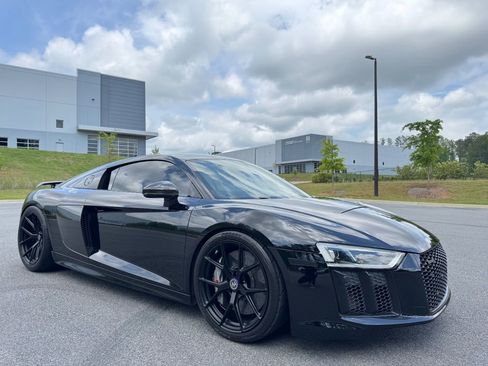 Used 2017 Audi R8 V10 plus image 1