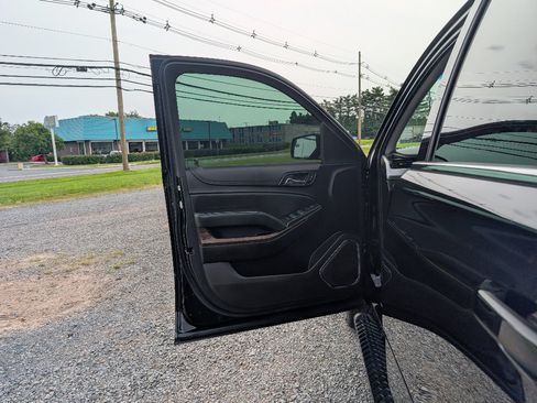 Used 2019 Chevrolet Tahoe LS AWD/4WD image 11